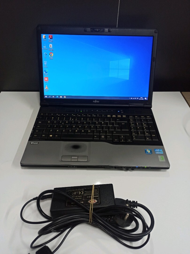Laptop, Fujitsu Lifebook E782 i5 6ram 128ssd 15.6 HD Mat Ekran 
