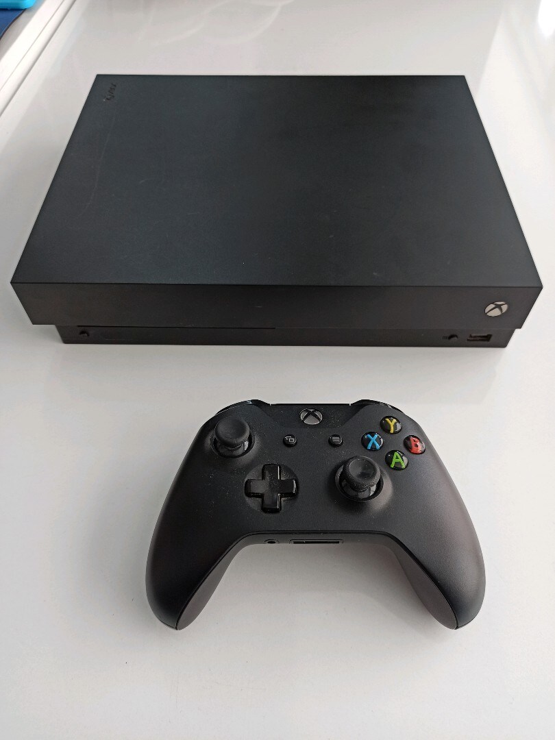Xbox One X Set 1 TB Kol 1 Adet, Oyun Yüklü