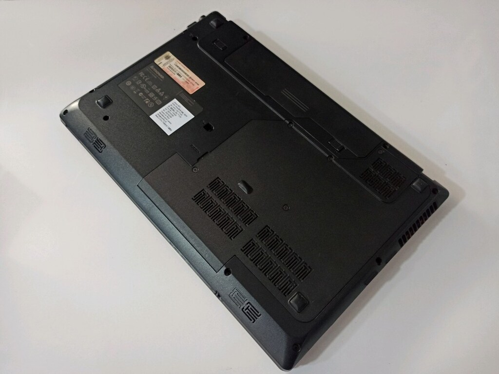 Laptop, Lenovo IdeaPad G570 intel i5 (2.Nesil) - 8 Ram - 240 SSD - Radeon 6300M 1 GB Ekran kartı- 15.6