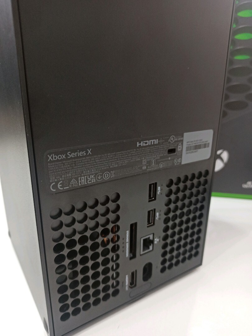 Xbox Series X 1 TB SSD - Tek Kol, Full Kutulu, Takas İmkanı