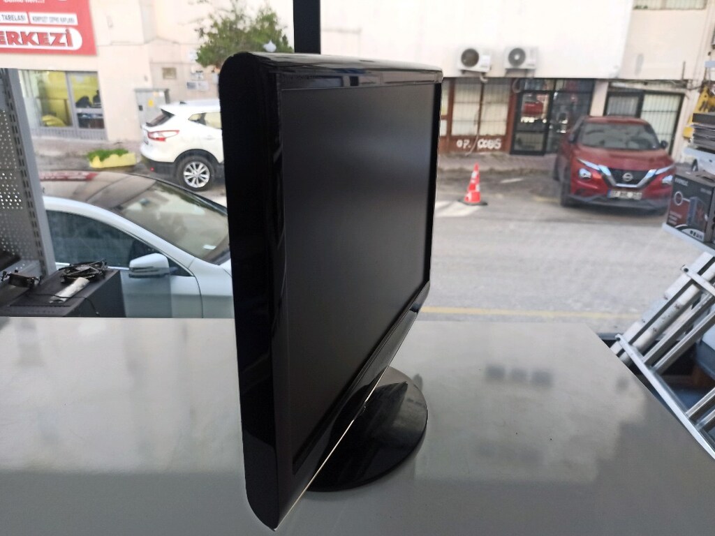 Monitör, Samsung 933 -19inc - 60 Hz - 5 Ms