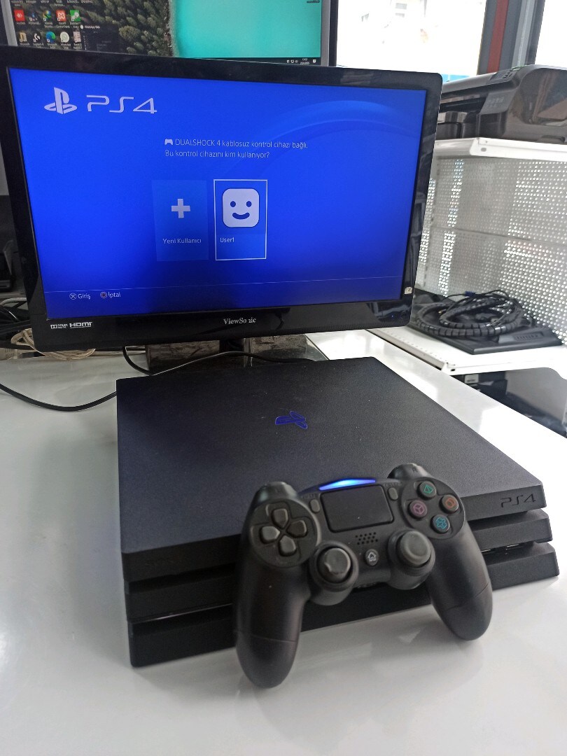 Playstation 4 Pro 1 TB - 1 Adet Kol (Muadil)
